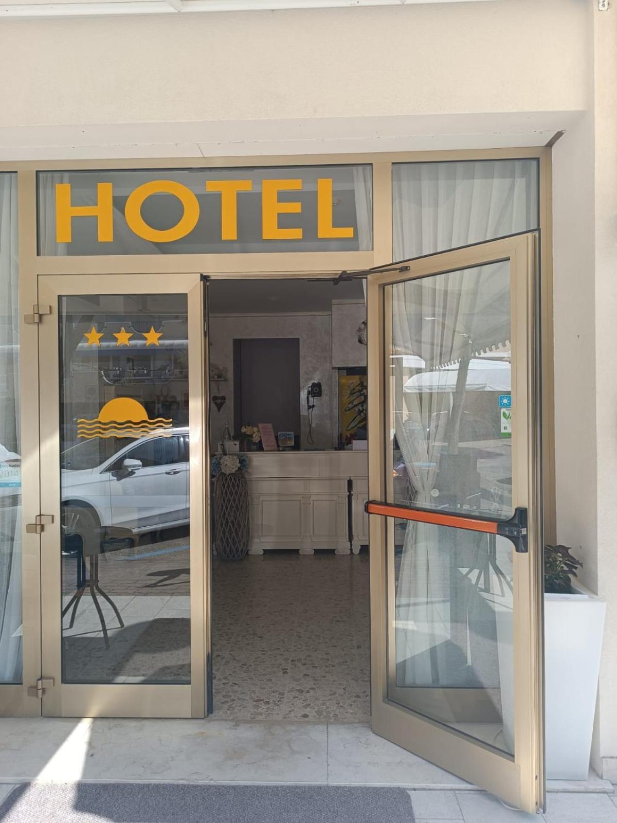 Hotel Tizian Beach カオルレ エクステリア 写真